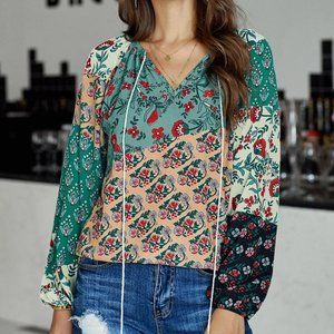 🎉HP Best in Tops🎉 Green Floral Print Peasant Blouse